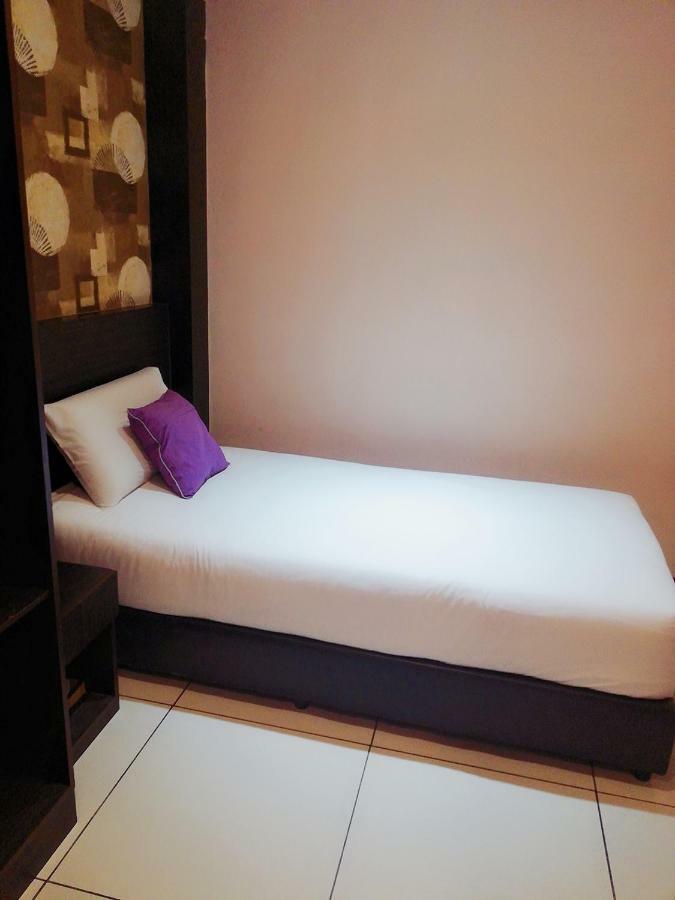 Remember Hotel Bukit Gambir Εξωτερικό φωτογραφία